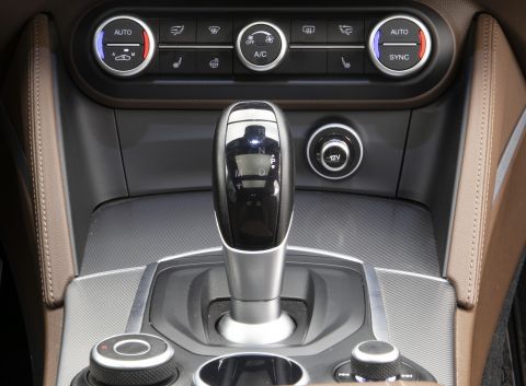 Ficha técnica de Alfa Romeo Ficha técnica de Alfa Romeo