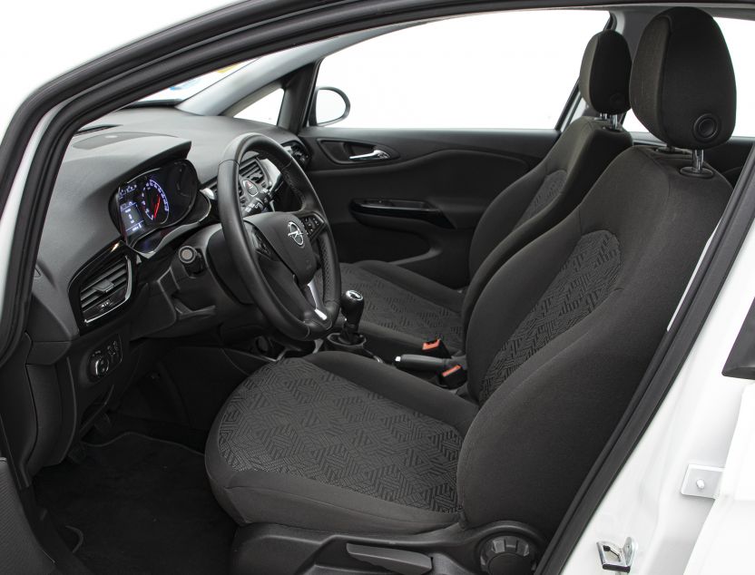 Interior de Opel Corsa