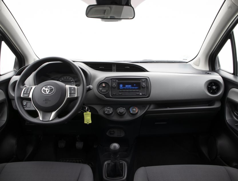 Interior de Toyota Yaris