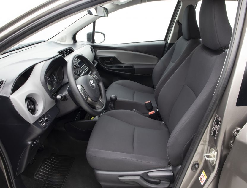 Interior de Toyota Yaris