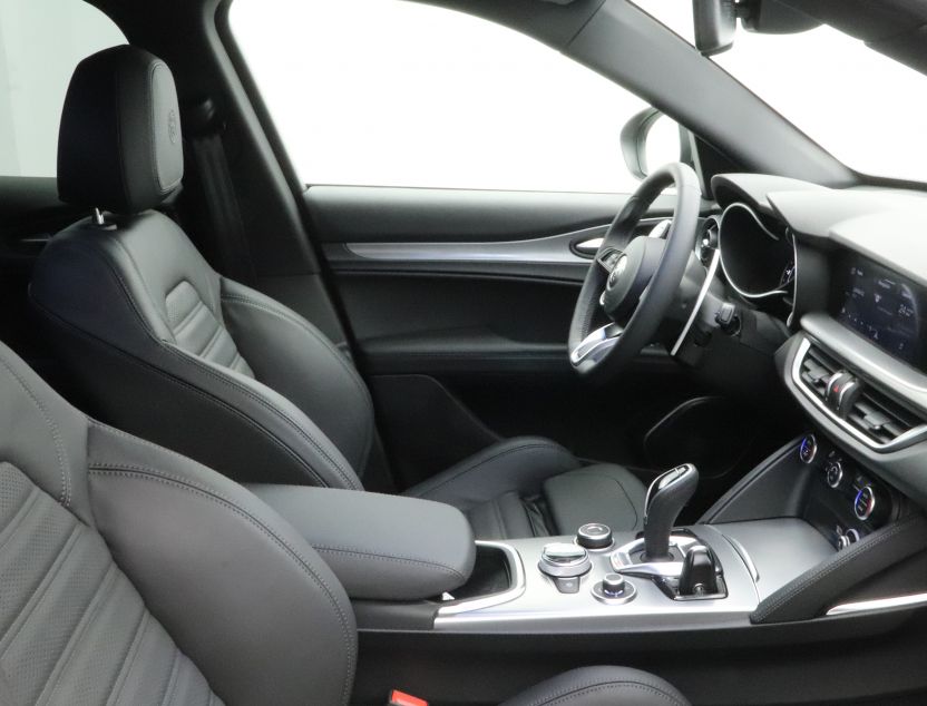 Interior de Alfa Romeo STELVIO