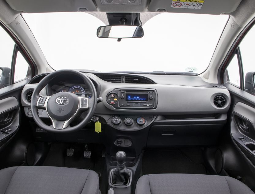 Interior de Toyota Yaris