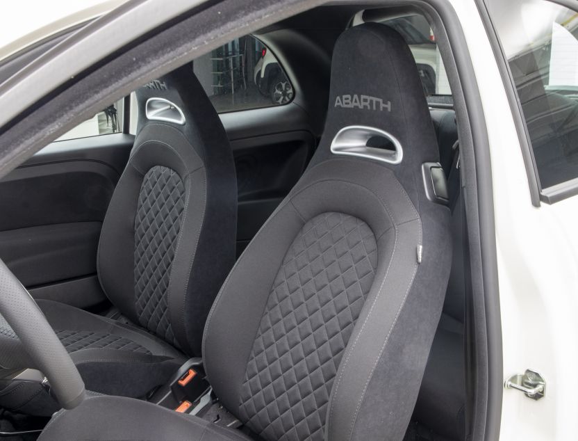 Interior de Abarth 500