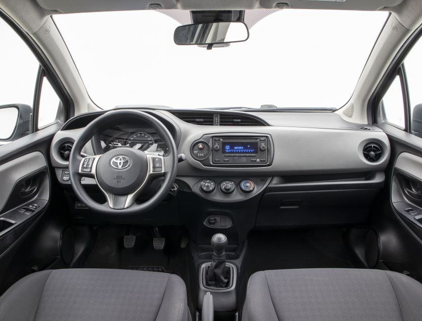 Interior de Toyota Yaris