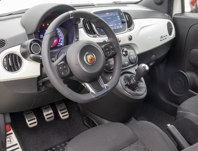 Interior de Abarth 500