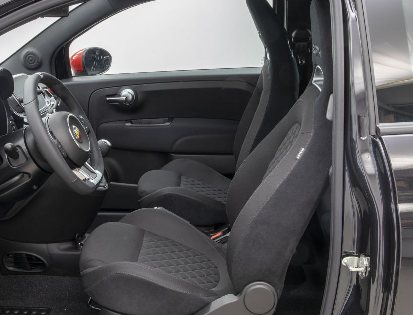 Interior de Abarth 500