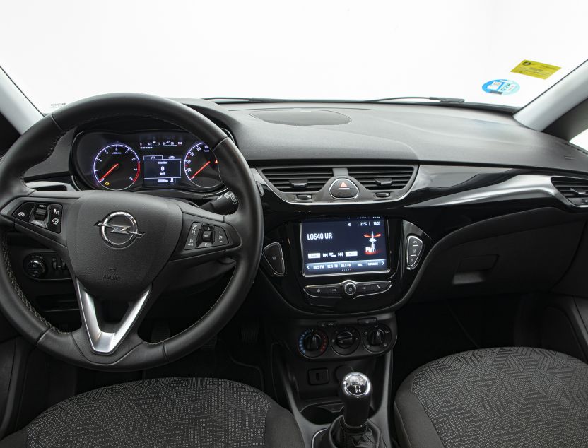 Interior de Opel Corsa