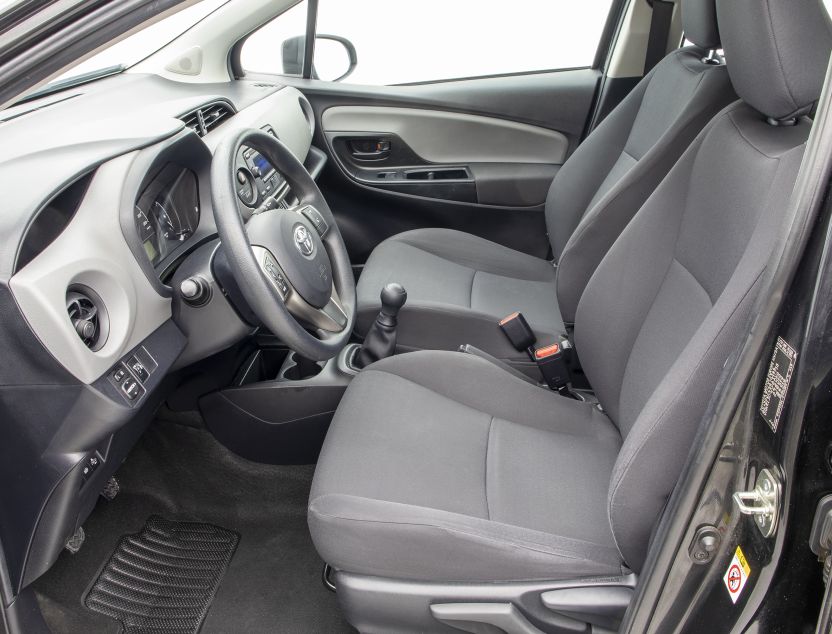 Interior de Toyota Yaris