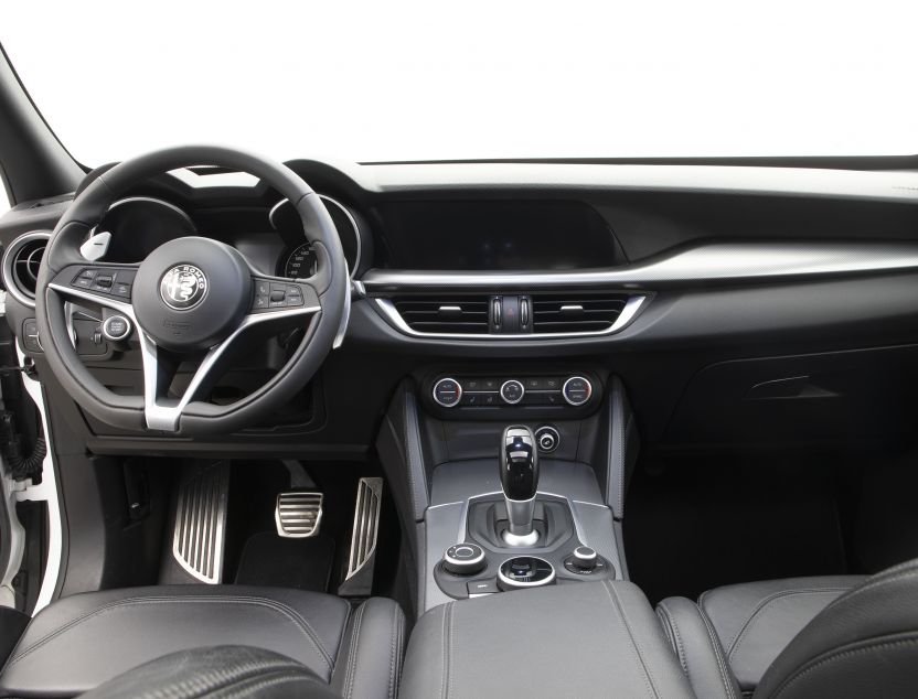 Interior de Alfa Romeo STELVIO