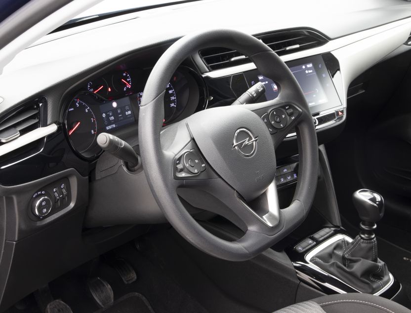 Interior de Opel Corsa