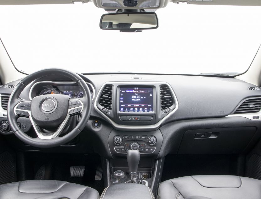 Interior de Jeep Cherokee