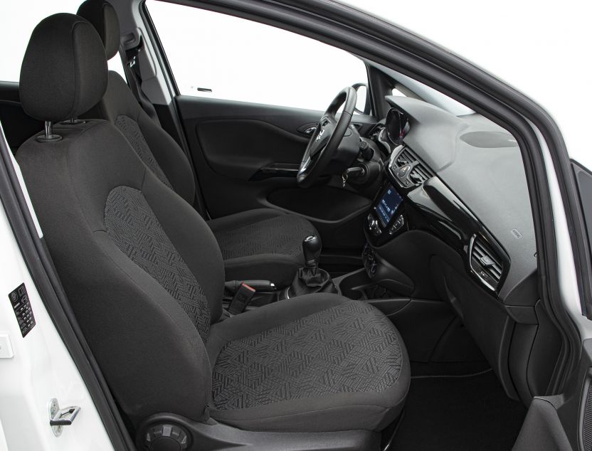 Interior de Opel Corsa