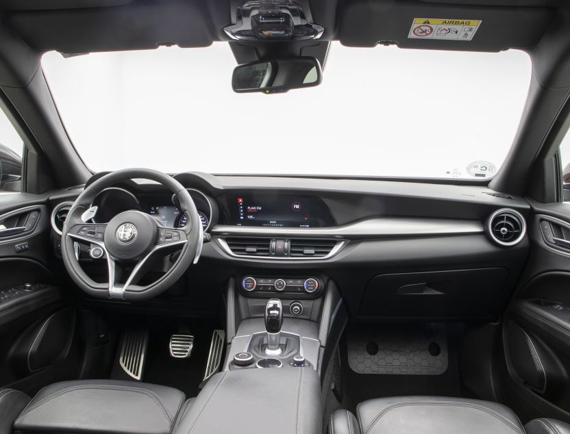 Interior de Alfa Romeo STELVIO