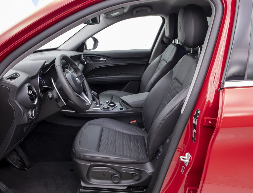 Interior de Alfa Romeo STELVIO