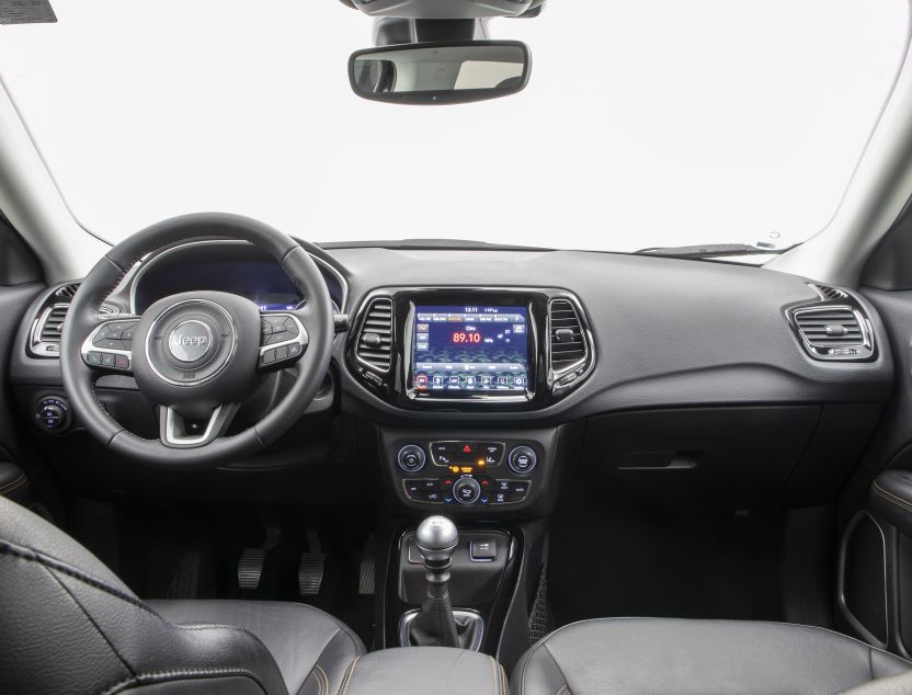 Interior de Jeep Compass