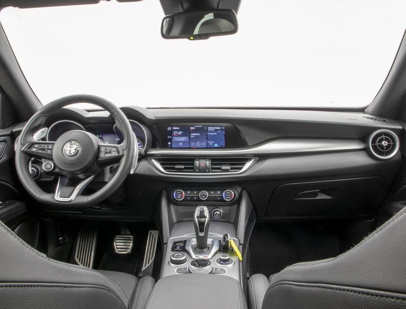 Interior de Alfa Romeo STELVIO