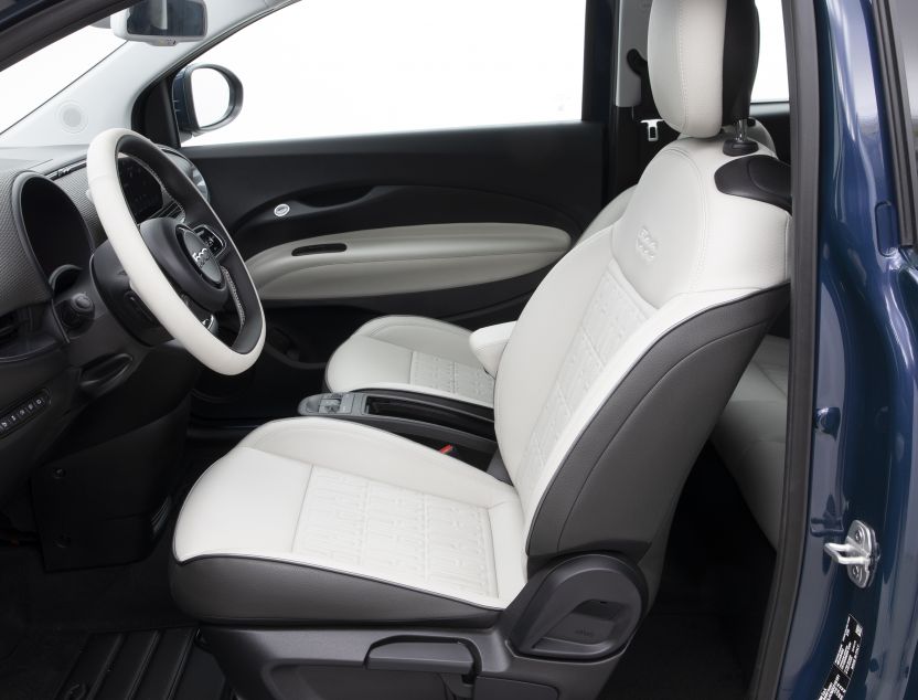 Interior de Fiat 500e