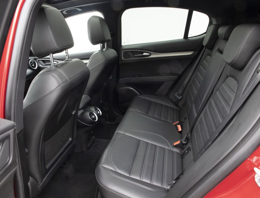 Interior de Alfa Romeo STELVIO