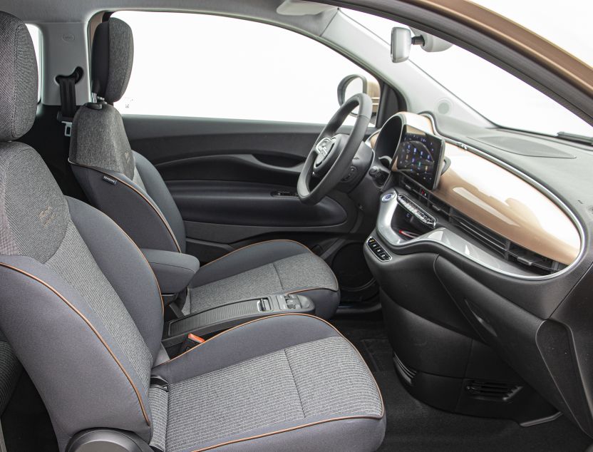 Interior de Fiat 500e