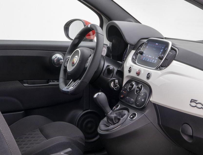 Interior de Abarth 500