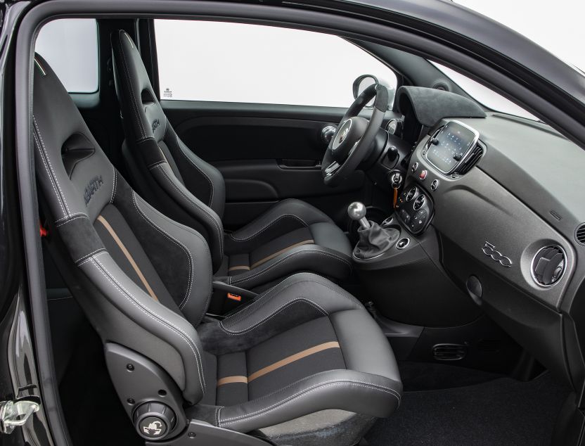 Interior de Abarth 500