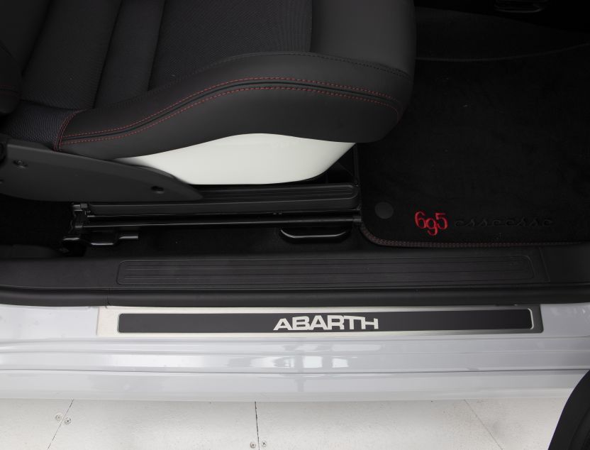 Interior de Abarth 500