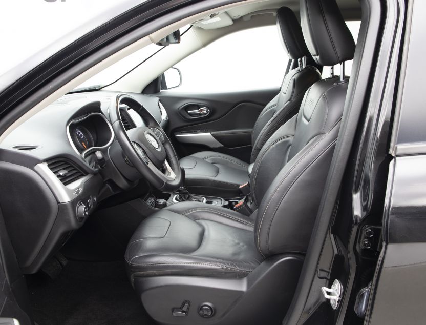 Interior de Jeep Cherokee