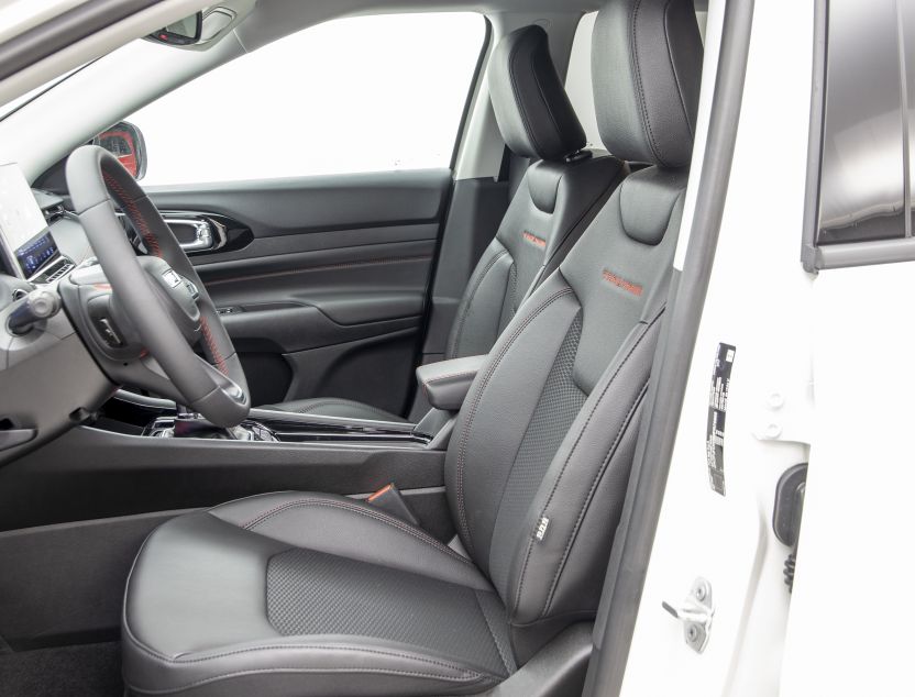 Interior de Jeep Compass 4xe