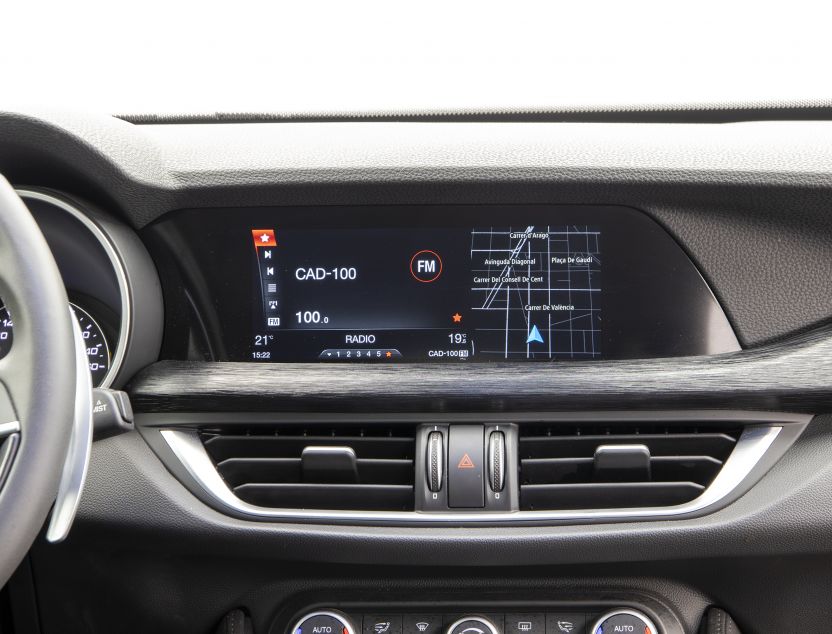 Interior de Alfa Romeo STELVIO