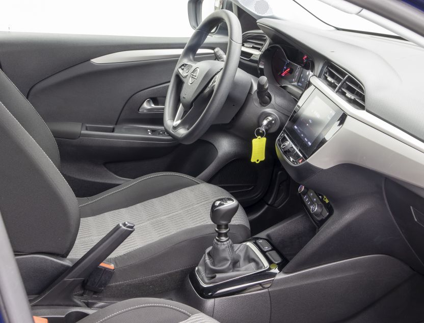 Interior de Opel Corsa