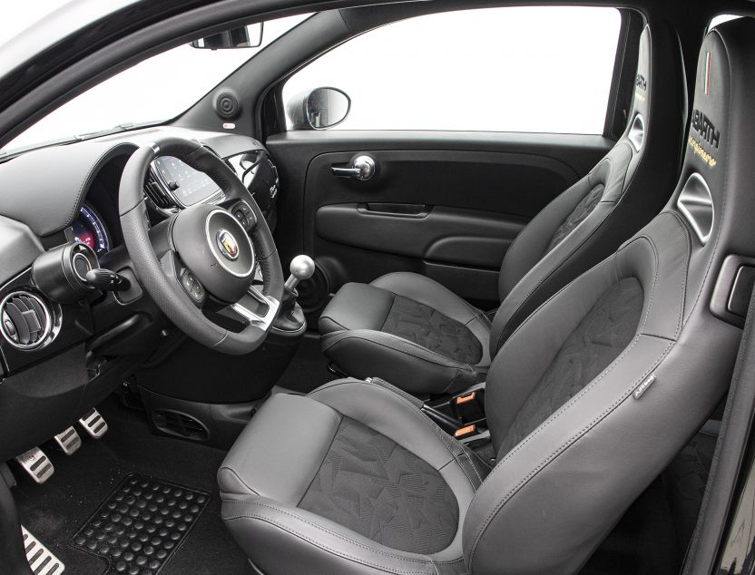 Interior de Abarth 500