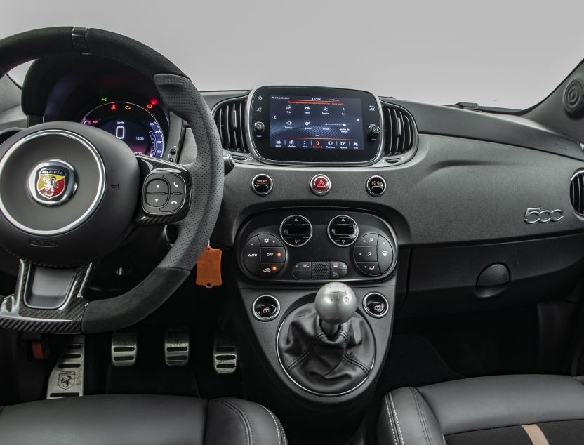 Interior de Abarth 500