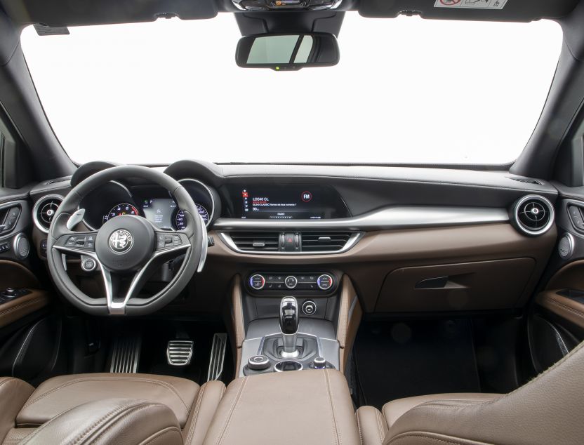 Interior de Alfa Romeo STELVIO