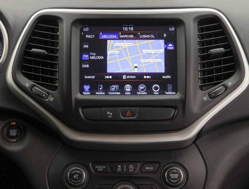 Interior de Jeep Cherokee